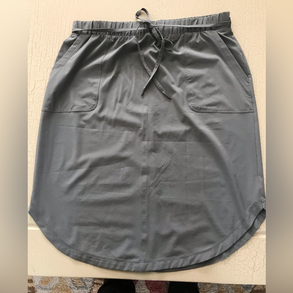 TALBOTS lightweight summer skirt.